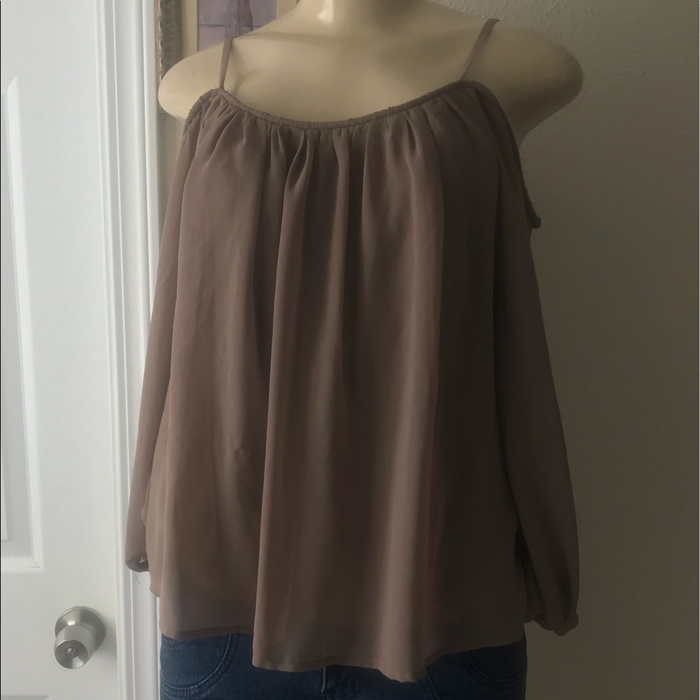 MERAKI :| Cold Shoulder Top.TAUPE.Women’s:SMALL.